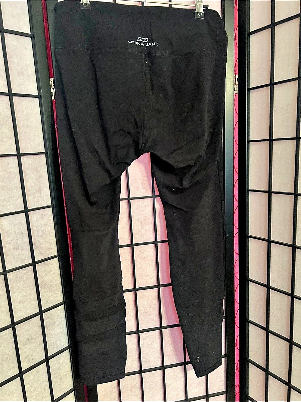 Lorna Jane Black w/Mesh pattern Leggings - Picture 2 of 5